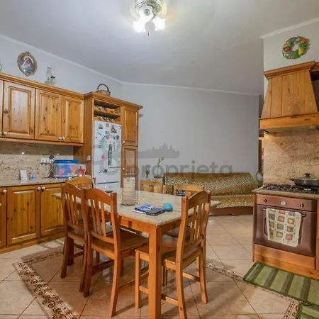 בית אירוח Cosy Private 6 Minutes Walk From The Airport